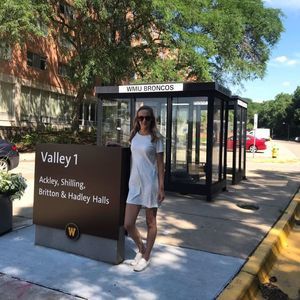 Meet your Posher, Danielle